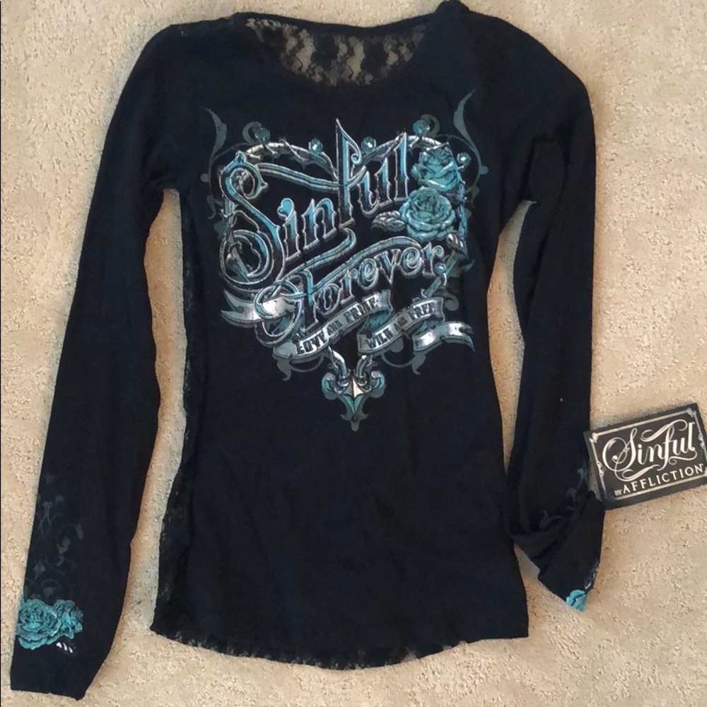 Long sleeve, all lace back never worn